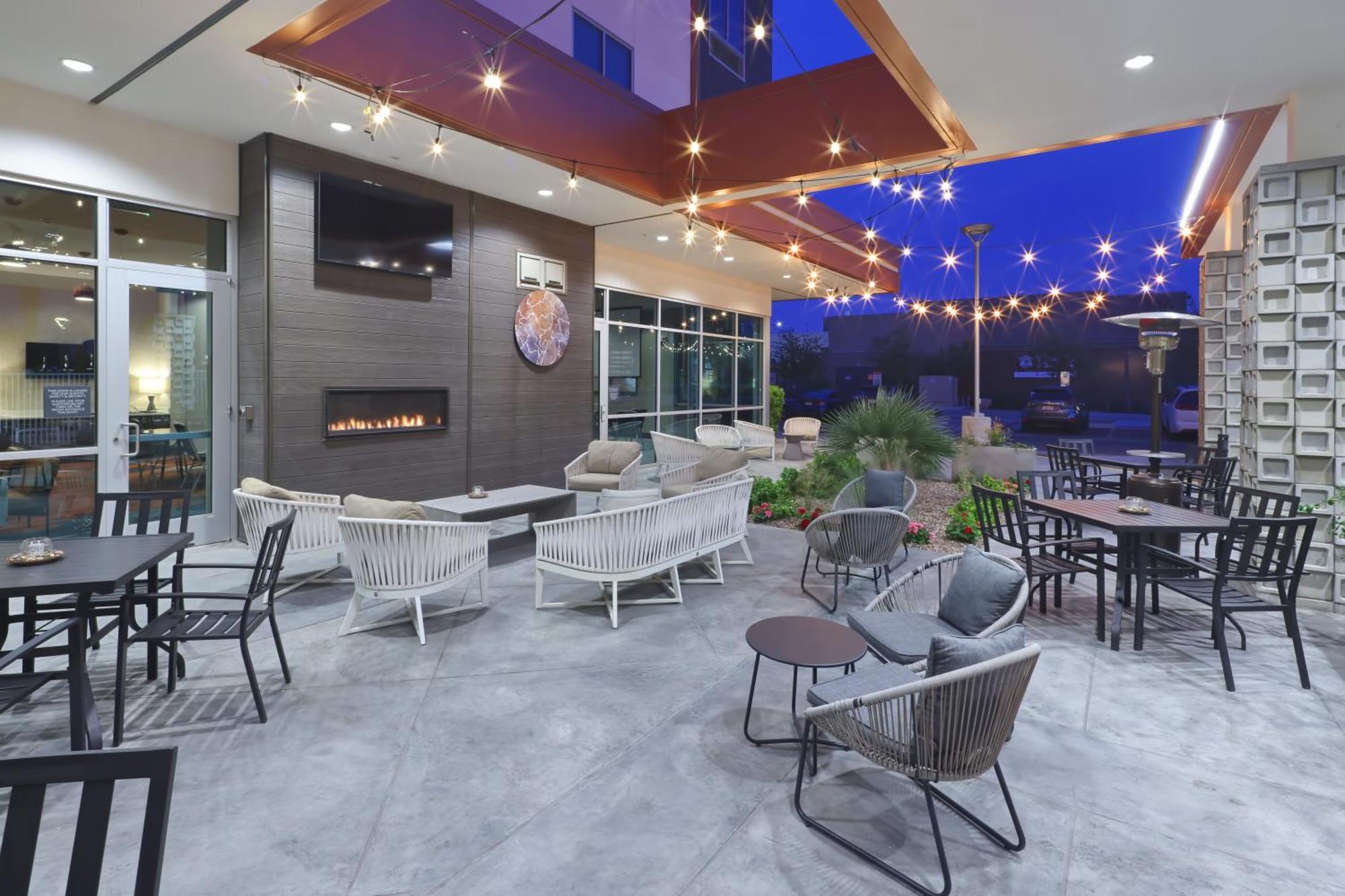Hilton Garden Inn Chandler Downtown Екстер'єр фото